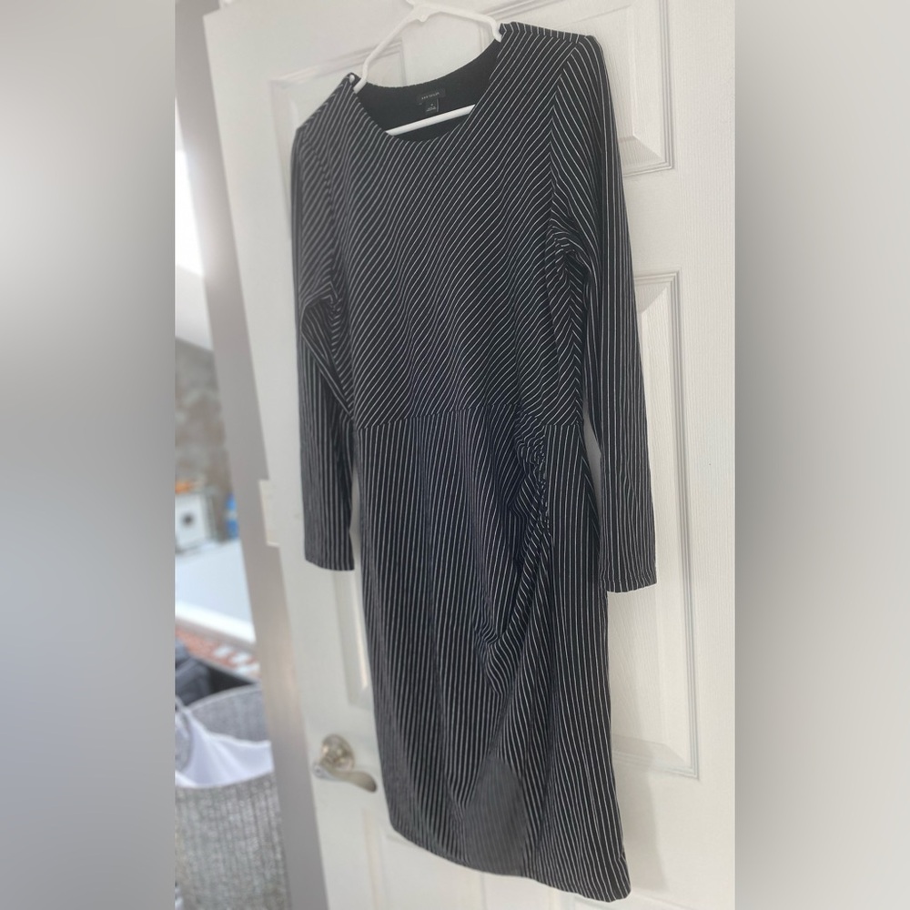 $129 Value! Ann Taylor Ruched Stretch Sheath Dress- Perfect Condition